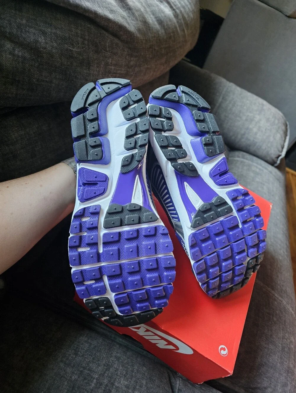 Nike Zoom Vomero 5 shoes in Metallic Silver and Court Purple Mens 9.5